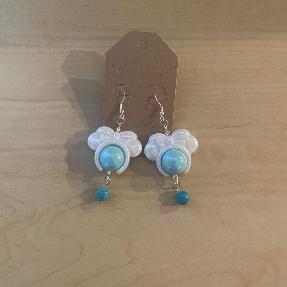 Disney Minnie Mouse headband earrings with blue/turquoise accents :)